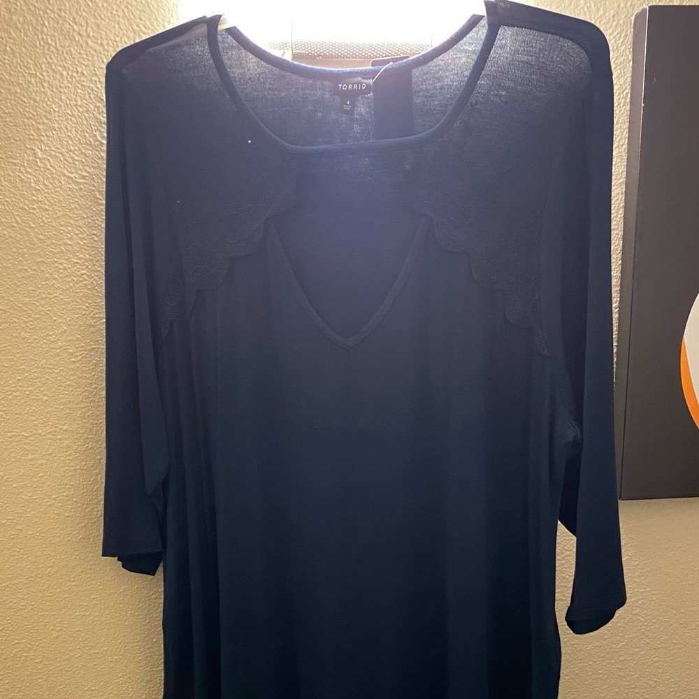 NWT blue quarter sleeve top Torrid